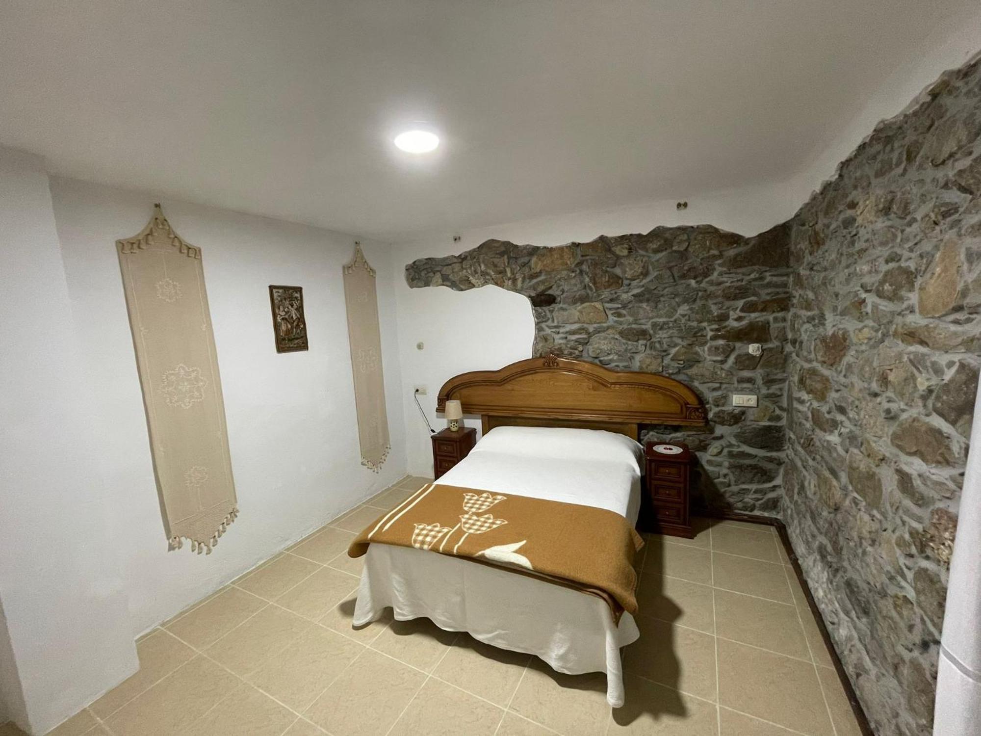 Hotel El Nuevo Semellon Aceptamos Mascotas Tineo Exterior photo