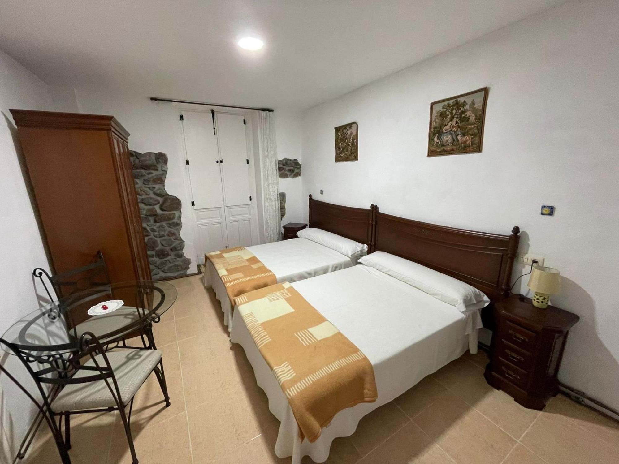 Hotel El Nuevo Semellon Aceptamos Mascotas Tineo Exterior photo
